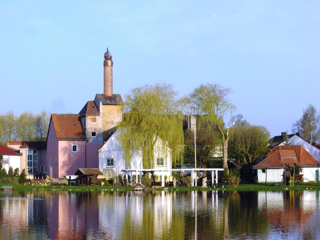 Landgasthof Windfelder Am See Hotel Stegaurach Exterior foto